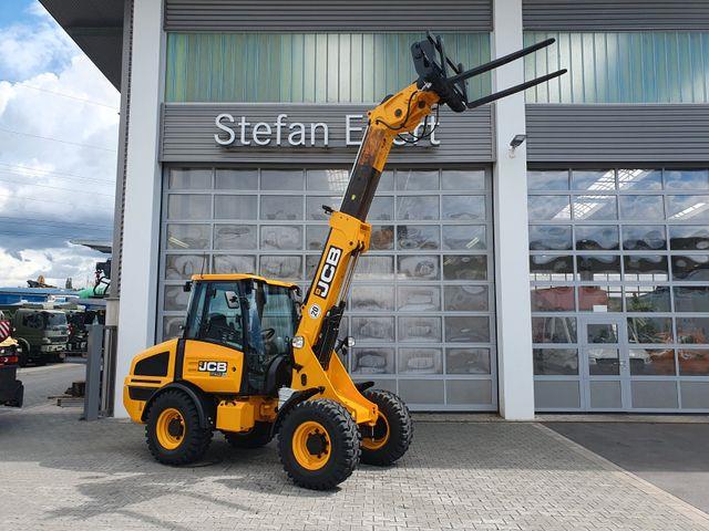Fahrzeugabbildung JCB TM 180 SV C / Neufahrzeug / Teleskop / Gabel