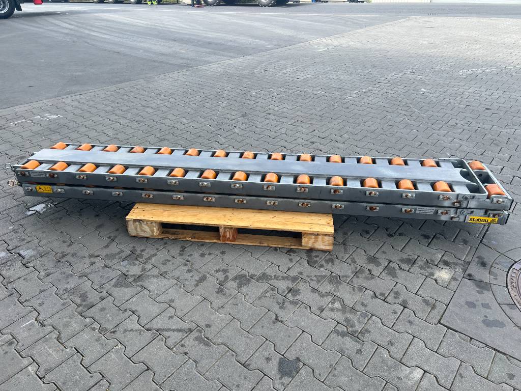 Fahrzeugabbildung Andere Stabau Rollenschienen / Gabelschuhe mit Rollen 8 to 2014
