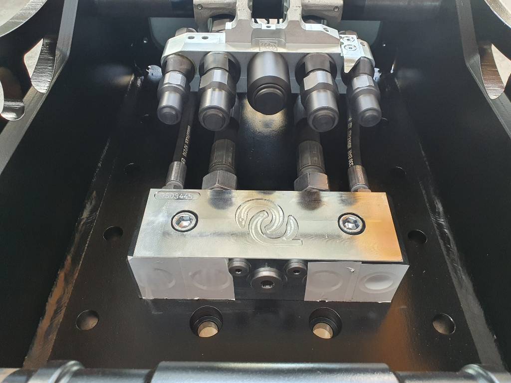 Fahrzeugabbildung Andere OilQuick OQ65 Adapterplatte für Westtech & mehr / NEU