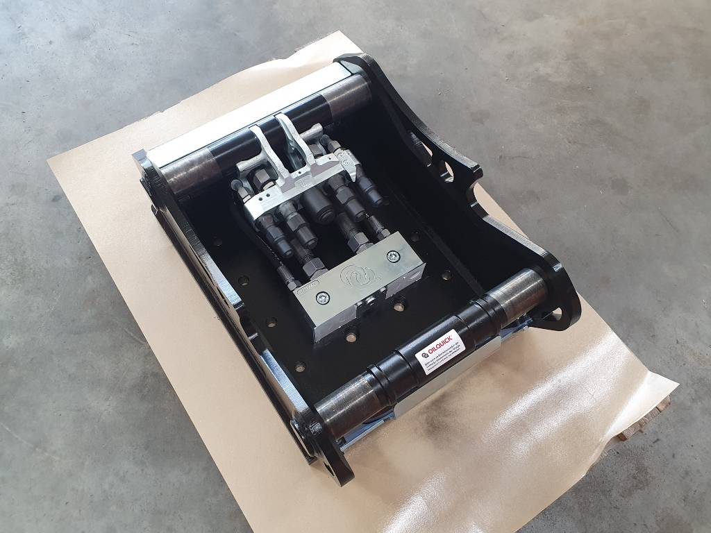 Fahrzeugabbildung Andere OilQuick OQ65 Adapterplatte für Westtech & mehr / NEU
