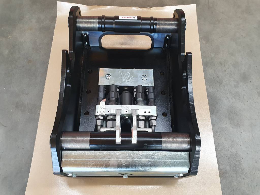 Fahrzeugabbildung Andere OilQuick OQ65 Adapterplatte für Westtech & mehr / NEU