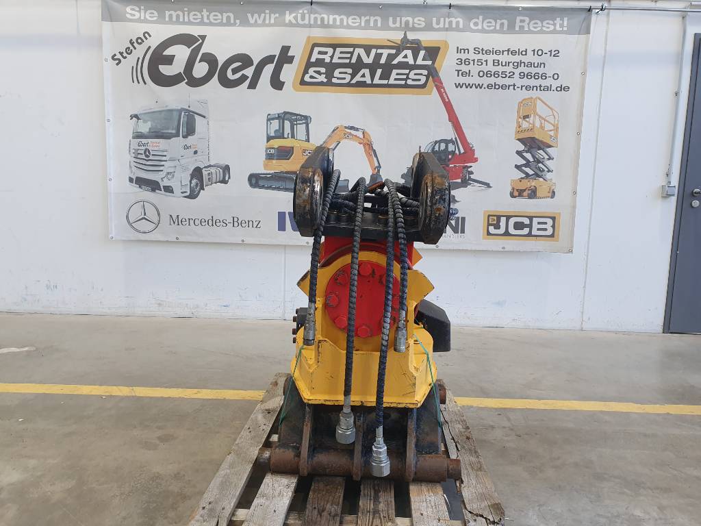 Fahrzeugabbildung Andere Rädlinger Tiltrotator Schwenkrotator CAT M318 / CW 40 / 2016