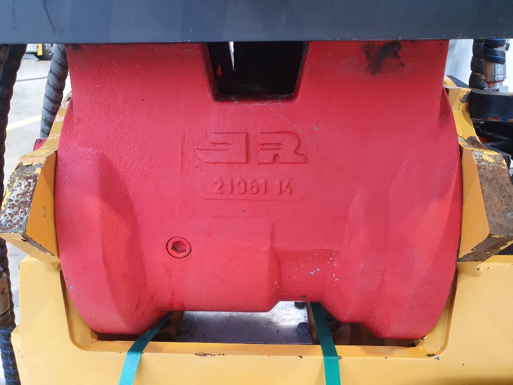 Fahrzeugabbildung Andere Rädlinger Tiltrotator Schwenkrotator CAT M318 / CW 40 / 2016