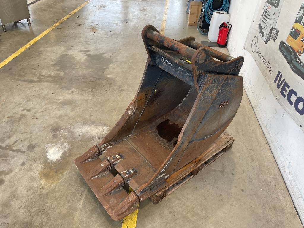 Fahrzeugabbildung Andere Euroholz Tieflöffel / Löffel / OQ70/55 / 800 mm