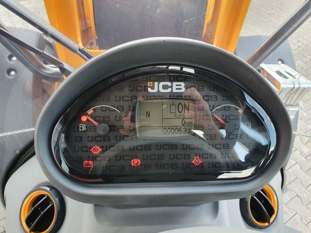 Fahrzeugabbildung JCB TM 220 SV C / Neufahrzeug / Teleskop / Gabel