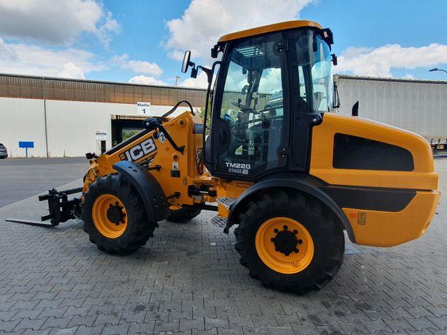 Fahrzeugabbildung JCB TM 220 SV C / Neufahrzeug / Teleskop / Gabel