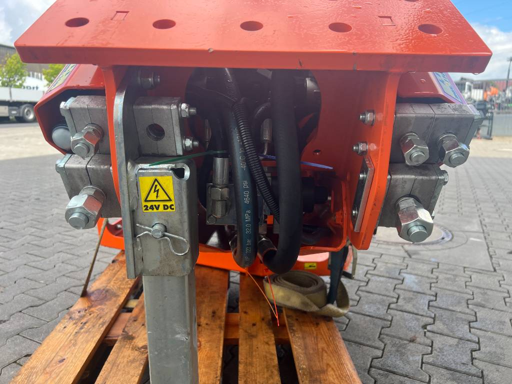 Fahrzeugabbildung Andere Westtech CS610 Greifersäge / Power-Tiltator / DEMO / 2025
