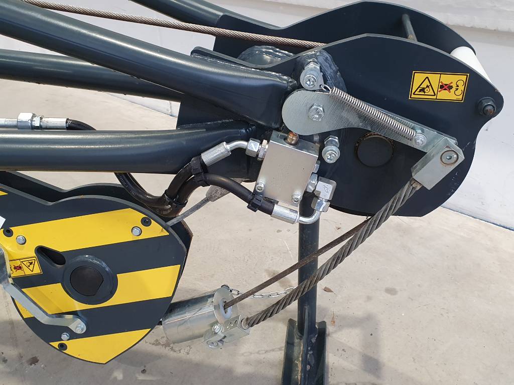 Fahrzeugabbildung Andere Magni Ausleger mit Seilwinde JW2000 / RTH / TH / NEU