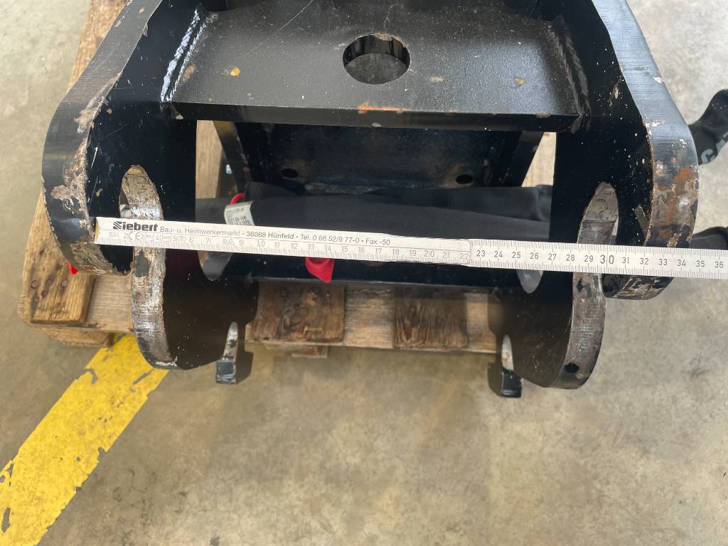 Fahrzeugabbildung CAT B8 Hydraulikhammer CW10 / Hammer / 6 - 9 to / 2021