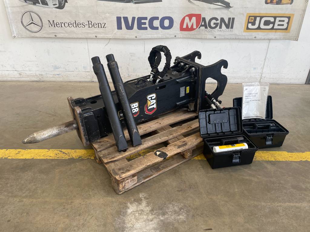 Fahrzeugabbildung CAT B8 Hydraulikhammer CW10 / Hammer / 6 - 9 to / 2021