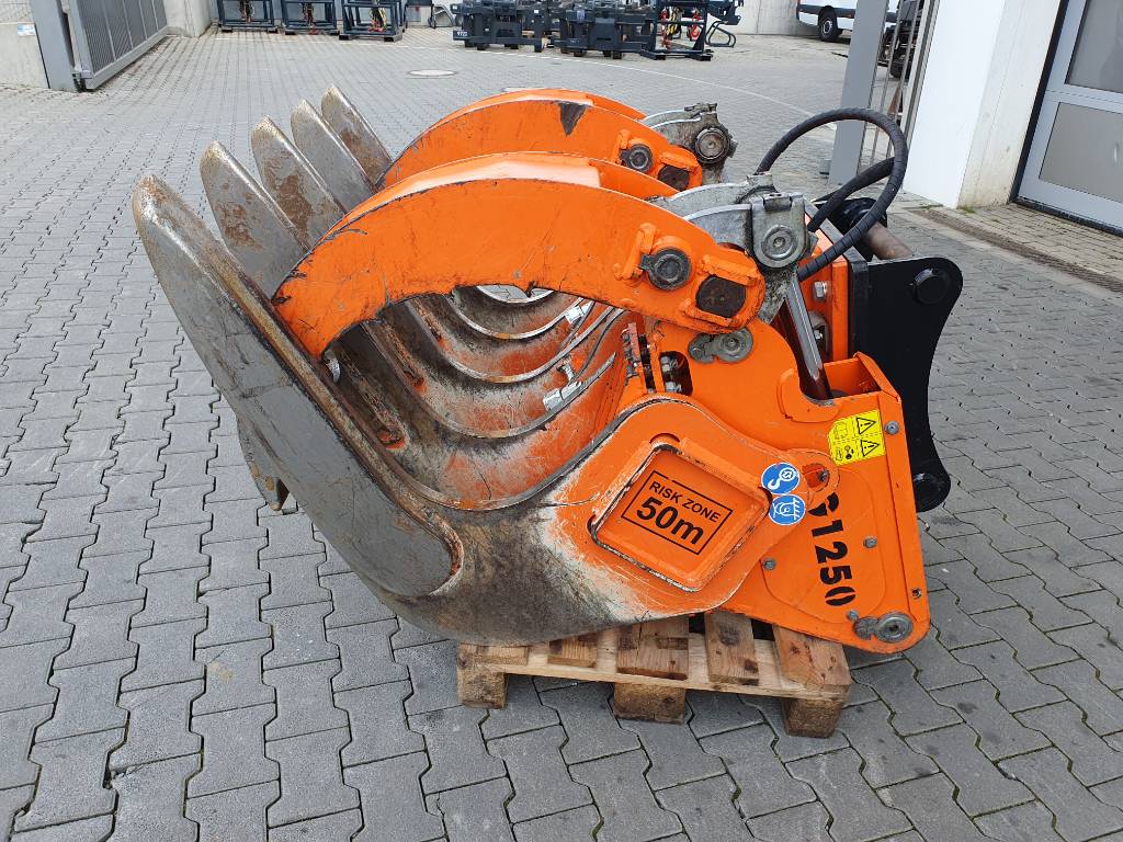 Fahrzeugabbildung Andere Westtech G1250 Roderechen Greifarme / S60 / 2021