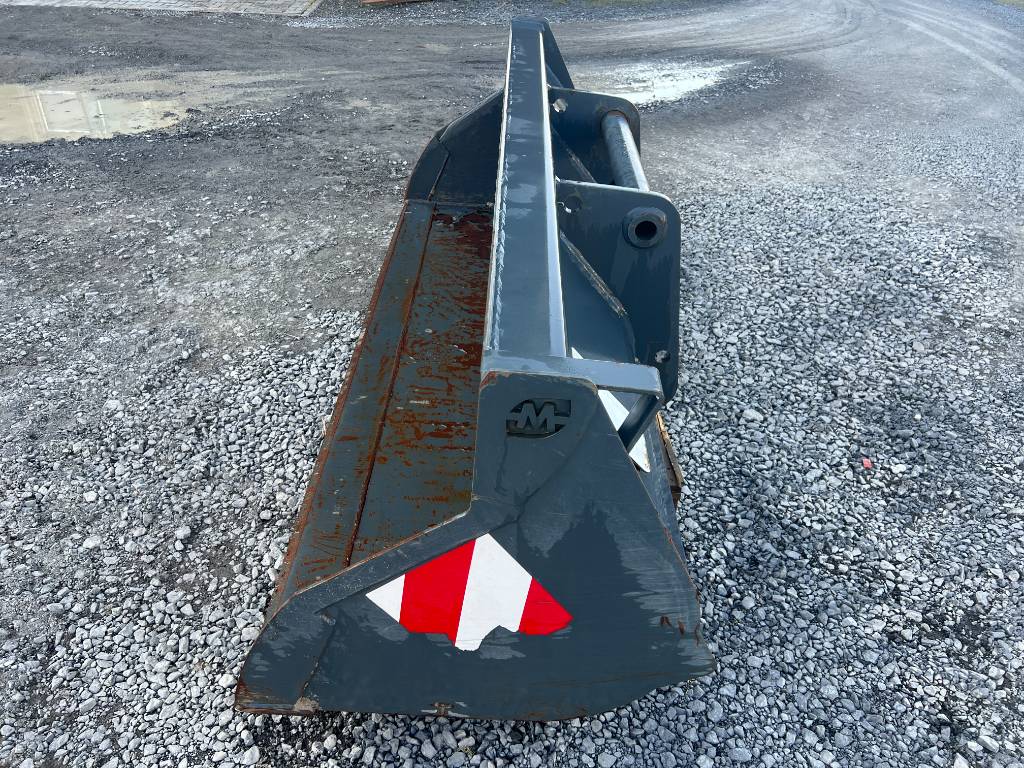 Fahrzeugabbildung Andere Magni Schaufel / Manitou Aufnahme / 1.000 kg / 2019