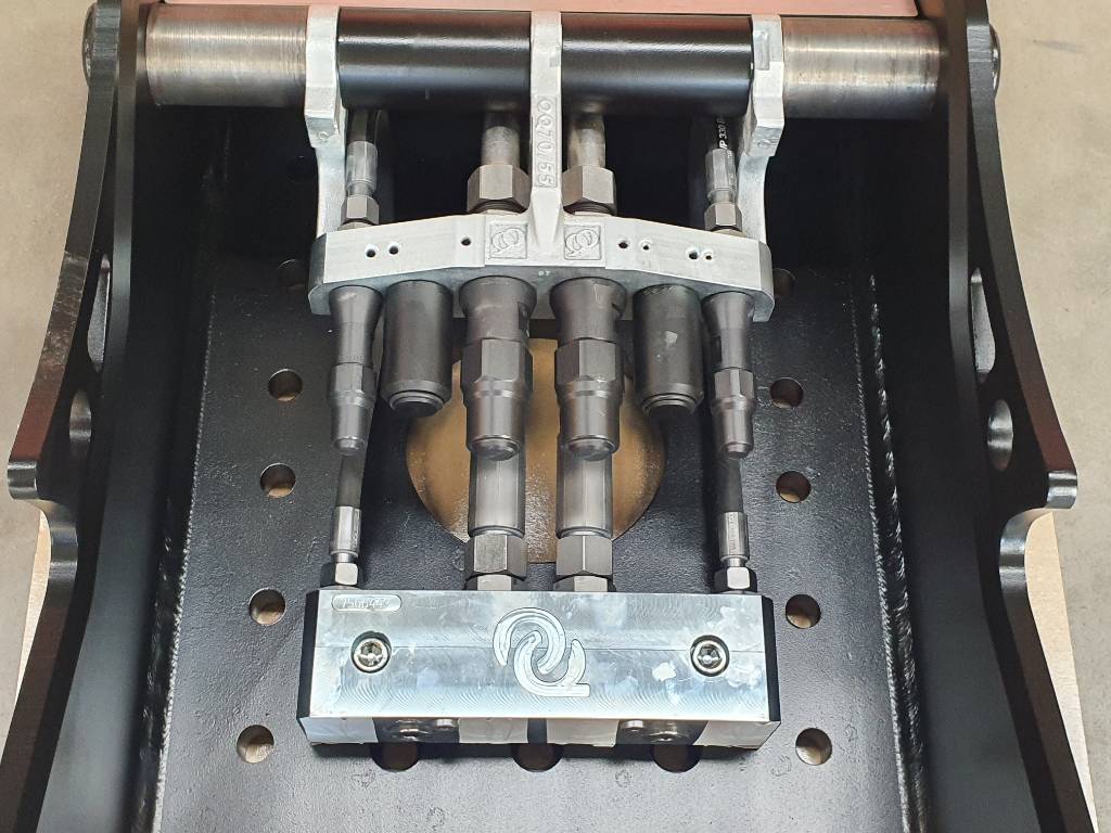 Fahrzeugabbildung Andere OilQuick OQ70/55 Adapterplatte für Westtech NEU