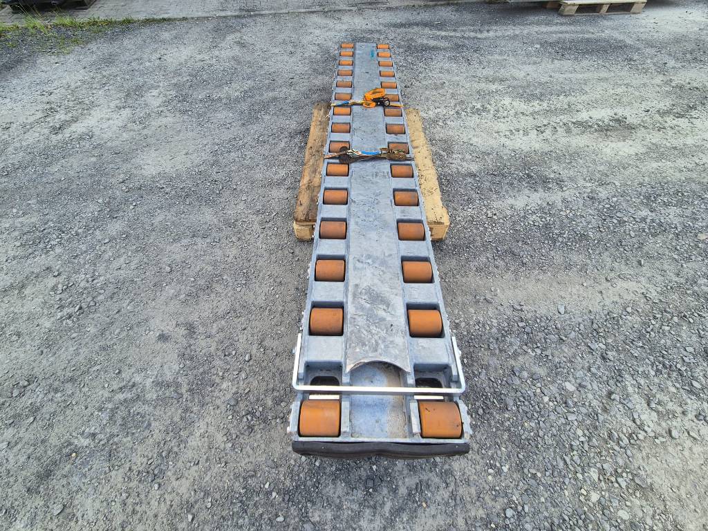 Fahrzeugabbildung Andere Stabau Rollenschienen / Gabelschuhe mit Rollen 8 to 2014