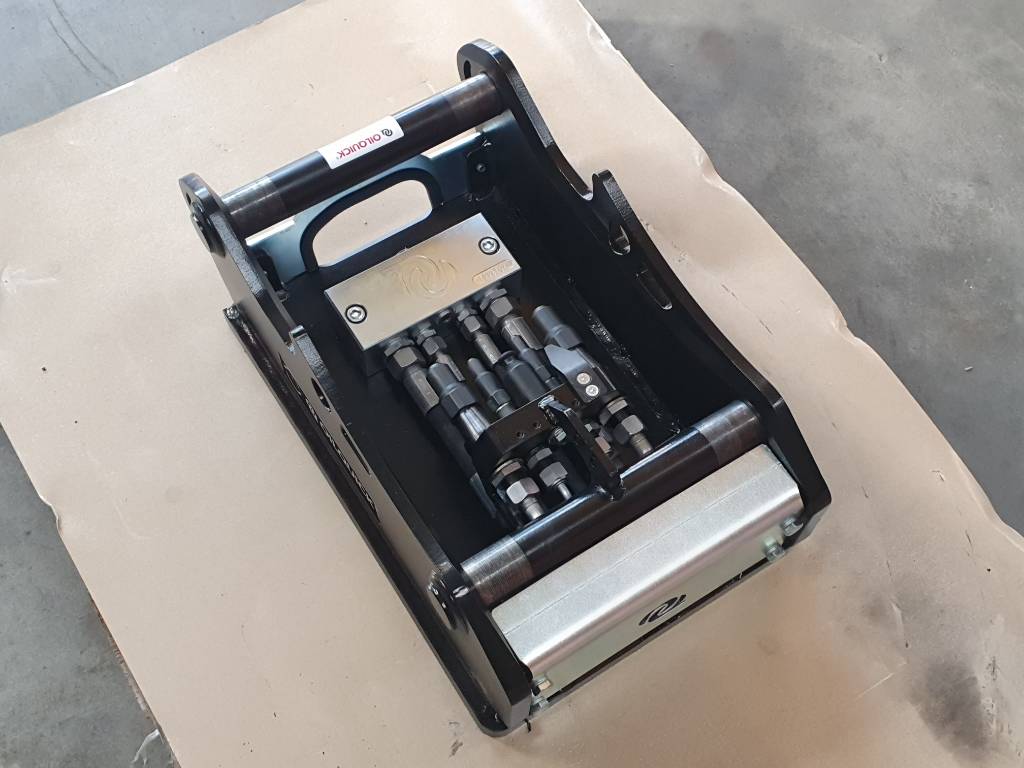 Fahrzeugabbildung Andere OilQuick OQ45-5 Adapterplatte für Westtech & mehr / NEU