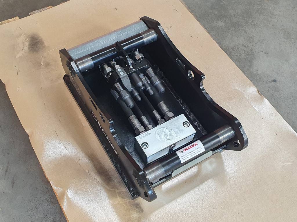 Fahrzeugabbildung Andere OilQuick OQ45-5 Adapterplatte für Westtech & mehr / NEU