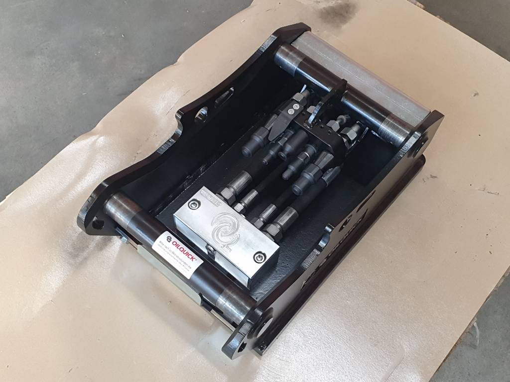 Fahrzeugabbildung Andere OilQuick OQ45-5 Adapterplatte für Westtech & mehr / NEU