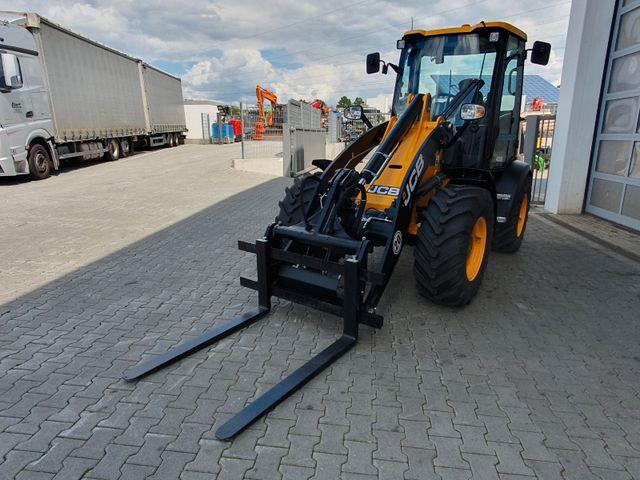 Fahrzeugabbildung JCB 409 SV / Neufahrzeug / Gabel
