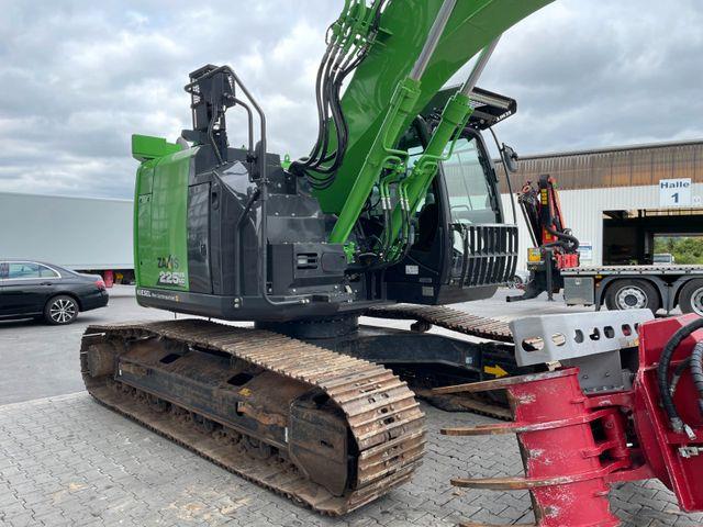 Fahrzeugabbildung Hitachi ZX225USLC-6 / 1.690h / OQ65 / Greifersäge