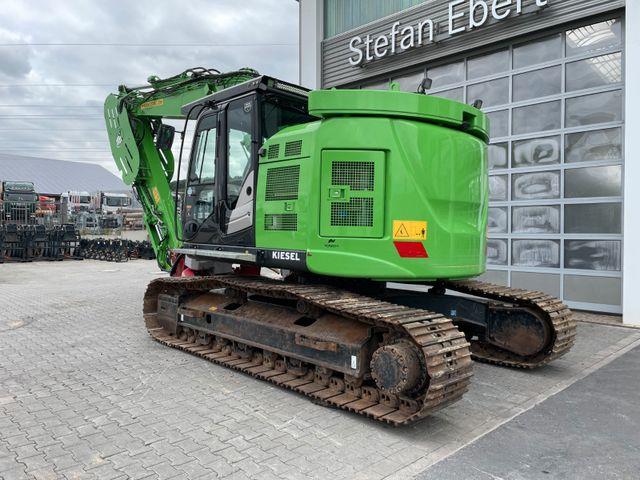 Fahrzeugabbildung Hitachi ZX225USLC-6 / 1.690h / OQ65 / Greifersäge